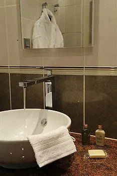勒波蒂略公寓酒店 *